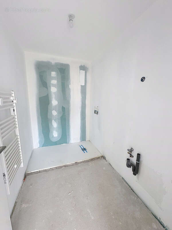 Appartement à VEAUCHE