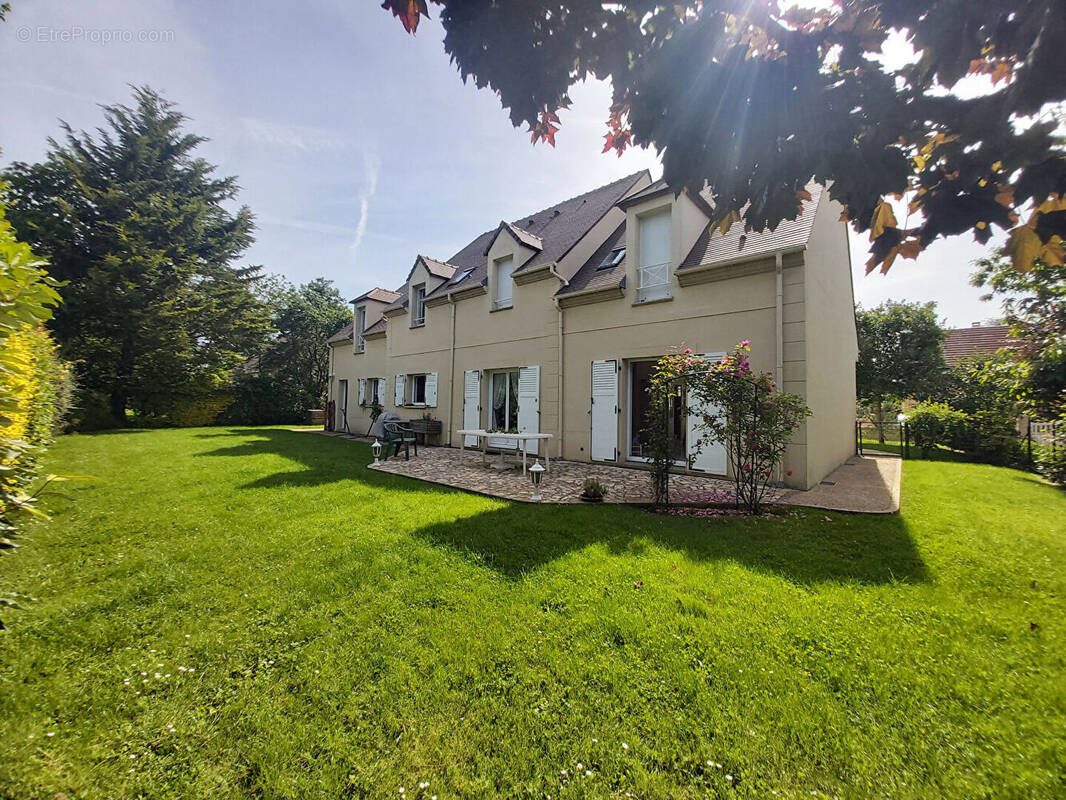 Maison à MAGNY-LES-HAMEAUX