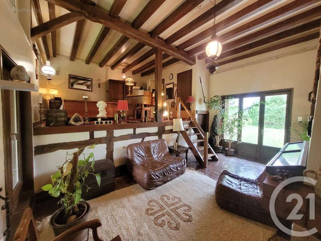 Maison à LA CHAPELLE-THECLE