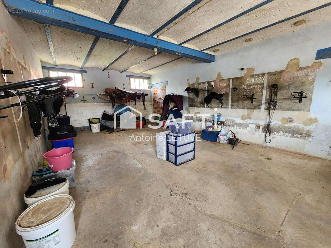 Maison 236 m² à Lamotte-Warfusee  - photo 9