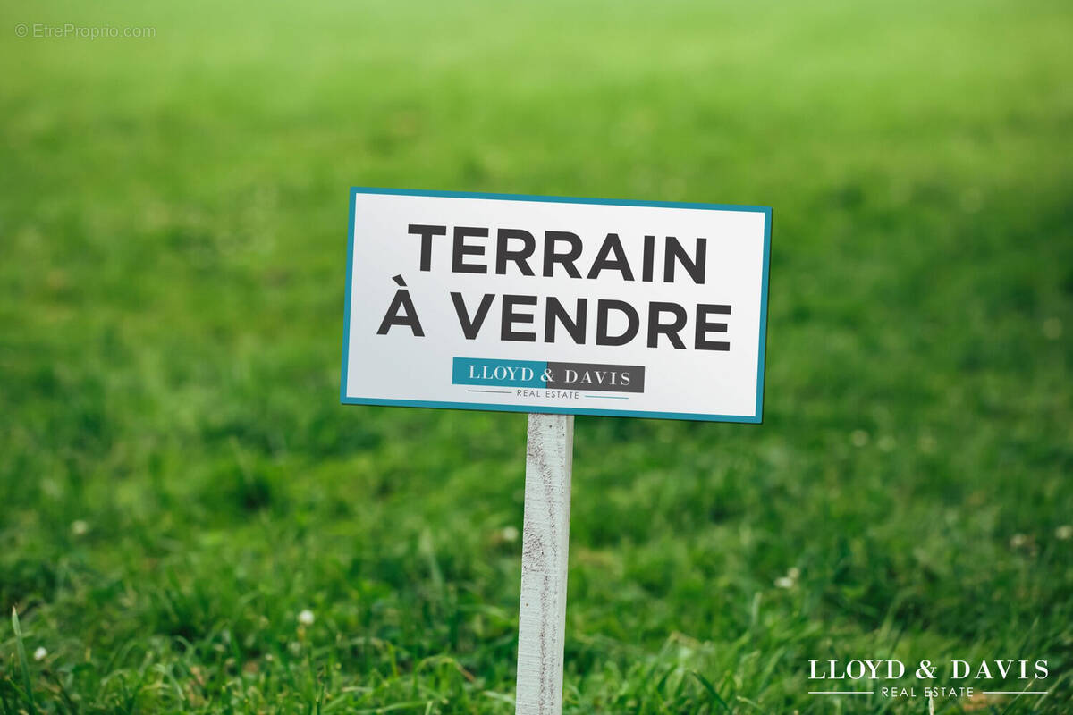 Terrain à SENS