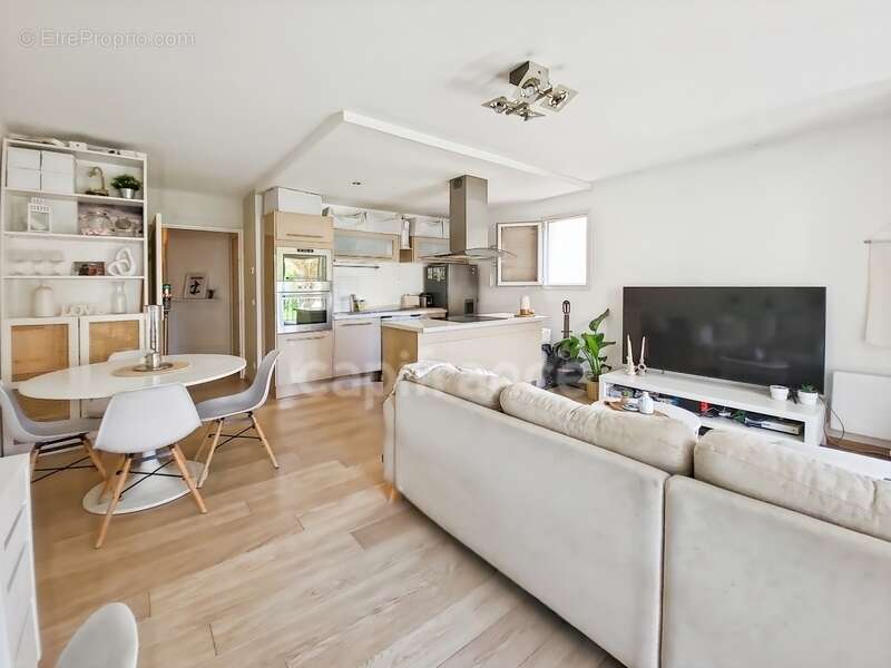 Appartement à vendre 3 pièces MALLEMORT (13) - photo 2