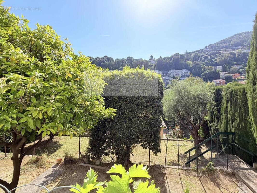 Appartement à ROQUEBRUNE-CAP-MARTIN