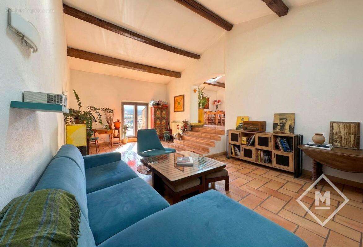 Appartement à MARSEILLE-4E