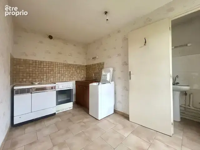 MARCOUSSIS - Propriété de type F7 - 246 m2 hab - Jardin d'env. 2 100 m2 - Grange - photo 8