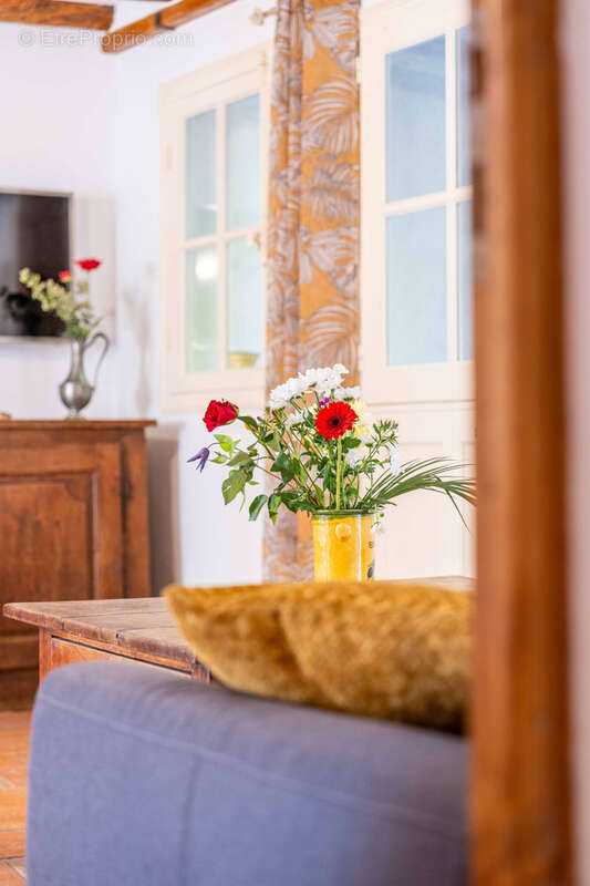 Appartement à TOURRETTES-SUR-LOUP