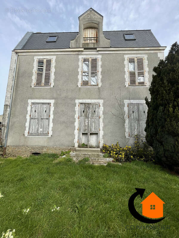 Maison à CHAMPROND-EN-GATINE