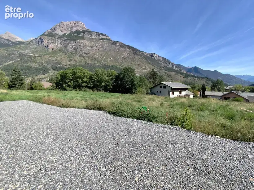 Photo Terrain à L'argentiere-La-Bessee au prix de 105 000€