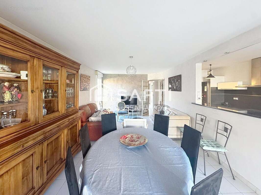 Photo 2 - Appartement à MARSEILLE-5E