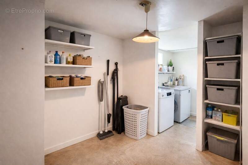 Maison à SAINT-MEDARD-DE-GUIZIERES