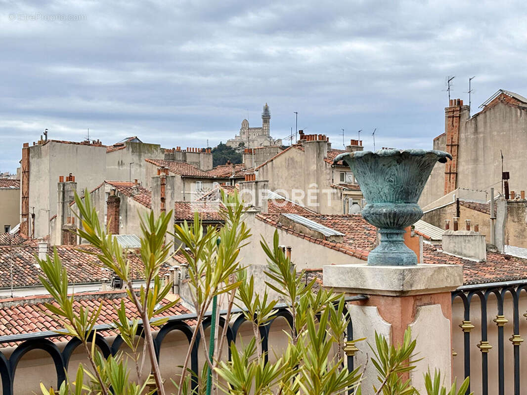 Appartement à MARSEILLE-1E