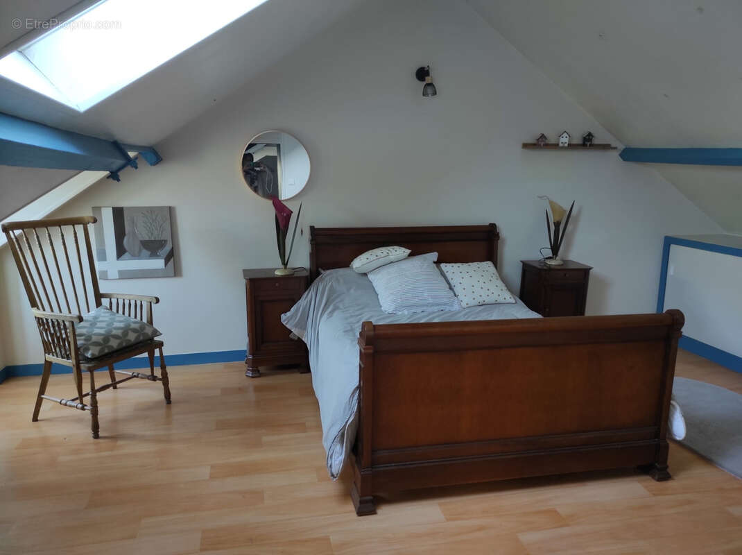 Maison à AMBRIERES-LES-VALLEES