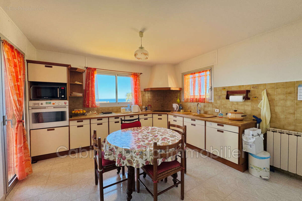 Maison à CARQUEIRANNE