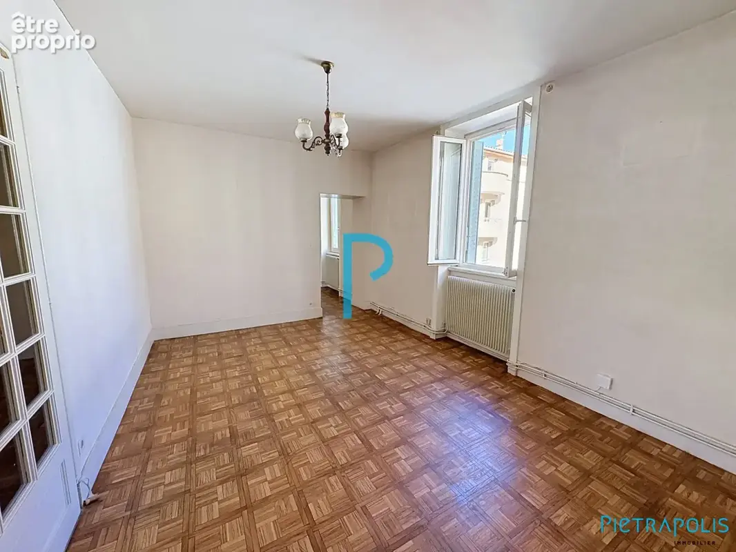 Appartement 7 pièces 97 m² à vendre à Tarare (69170) - photo 4