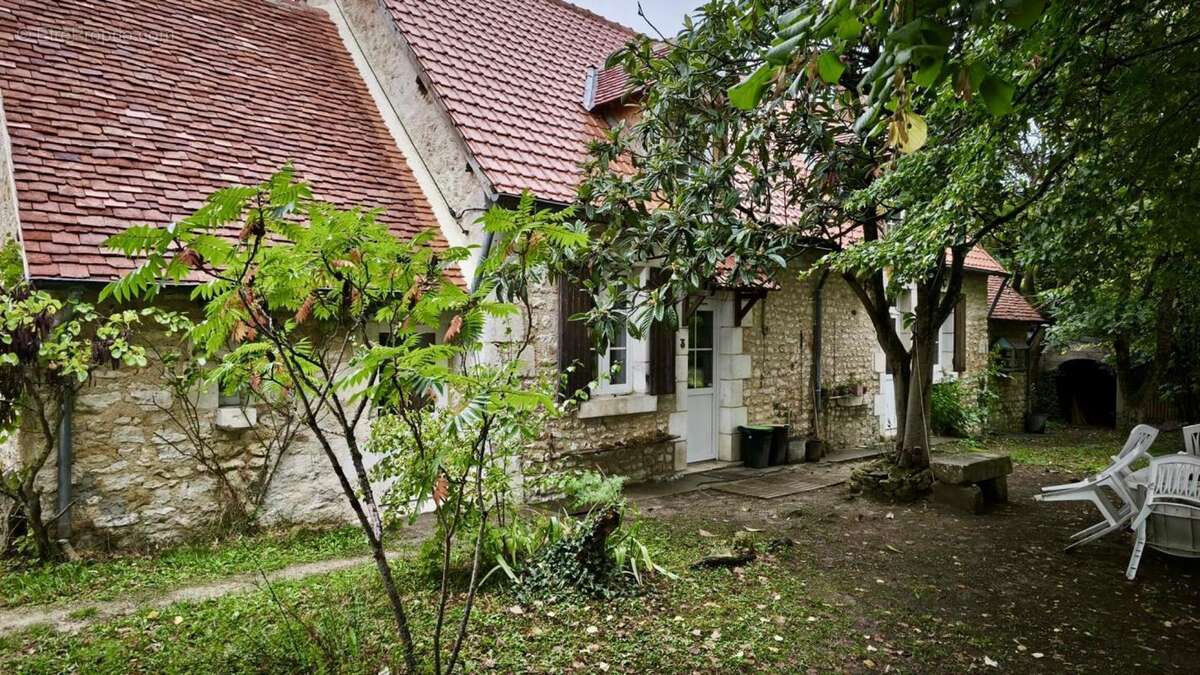 Maison à MOULINS-SUR-YEVRE