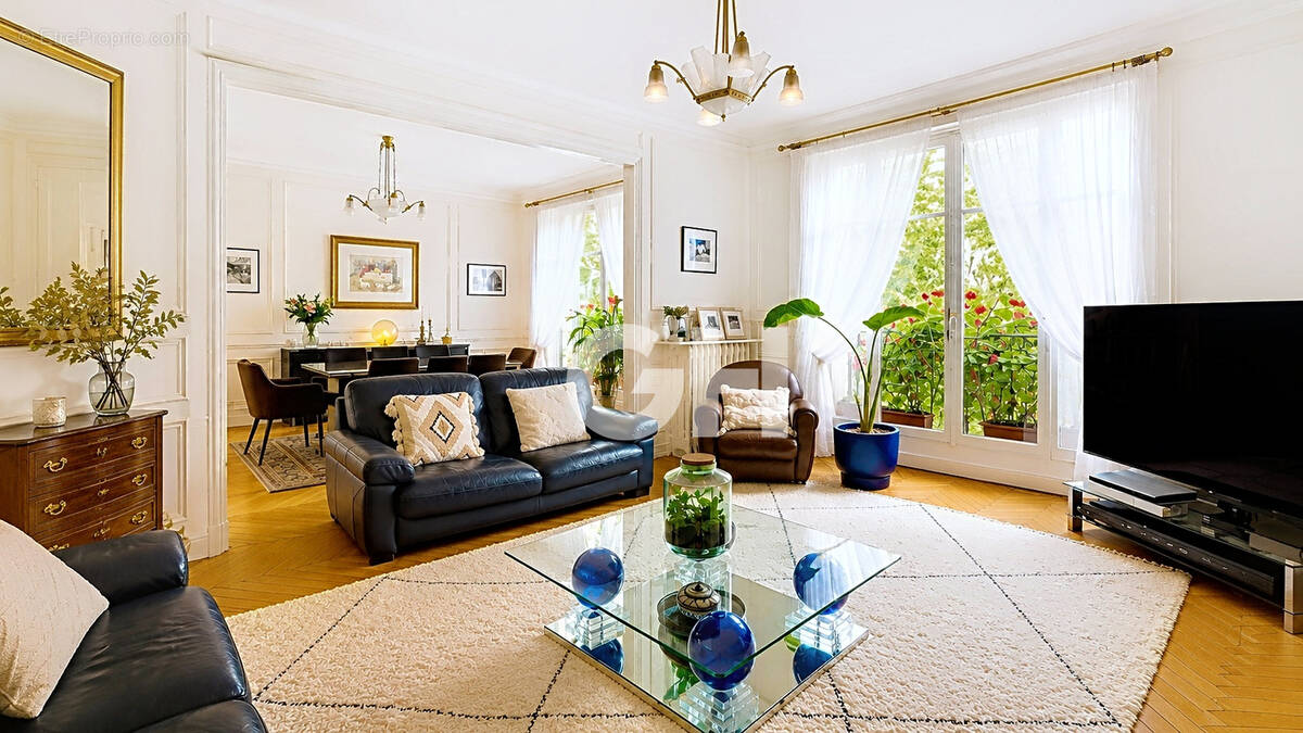 Appartement à PARIS-11E
