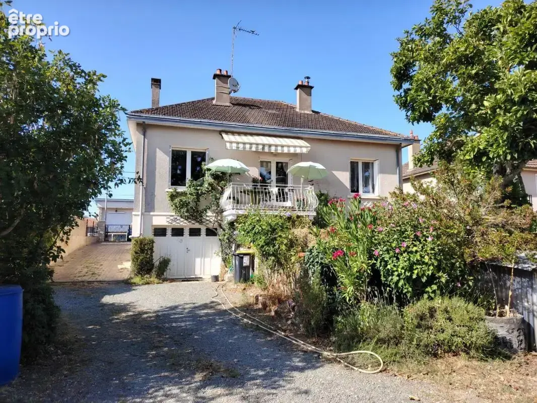 Maison Familiale de 137 m² avec sous-sol à 5 minutes de Chatellerault sur un Terrain de 1530 m² - photo 2