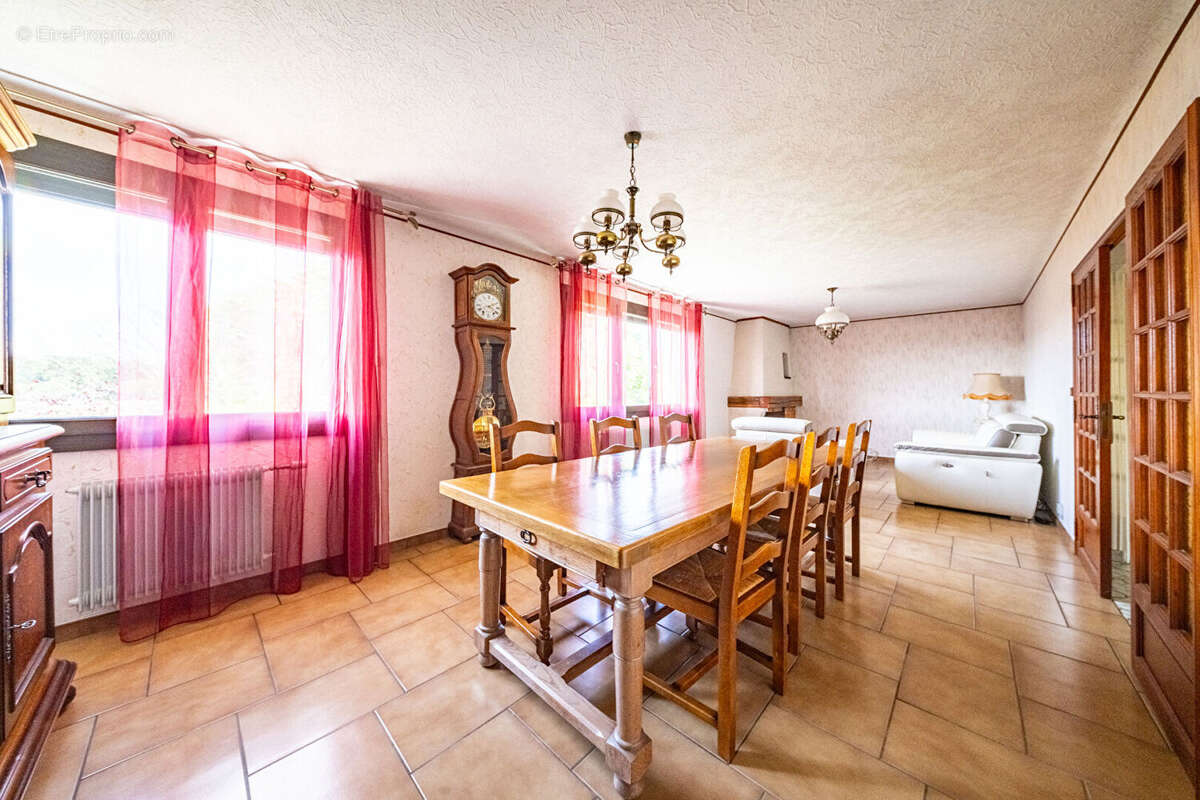 Maison à CRIMOLOIS