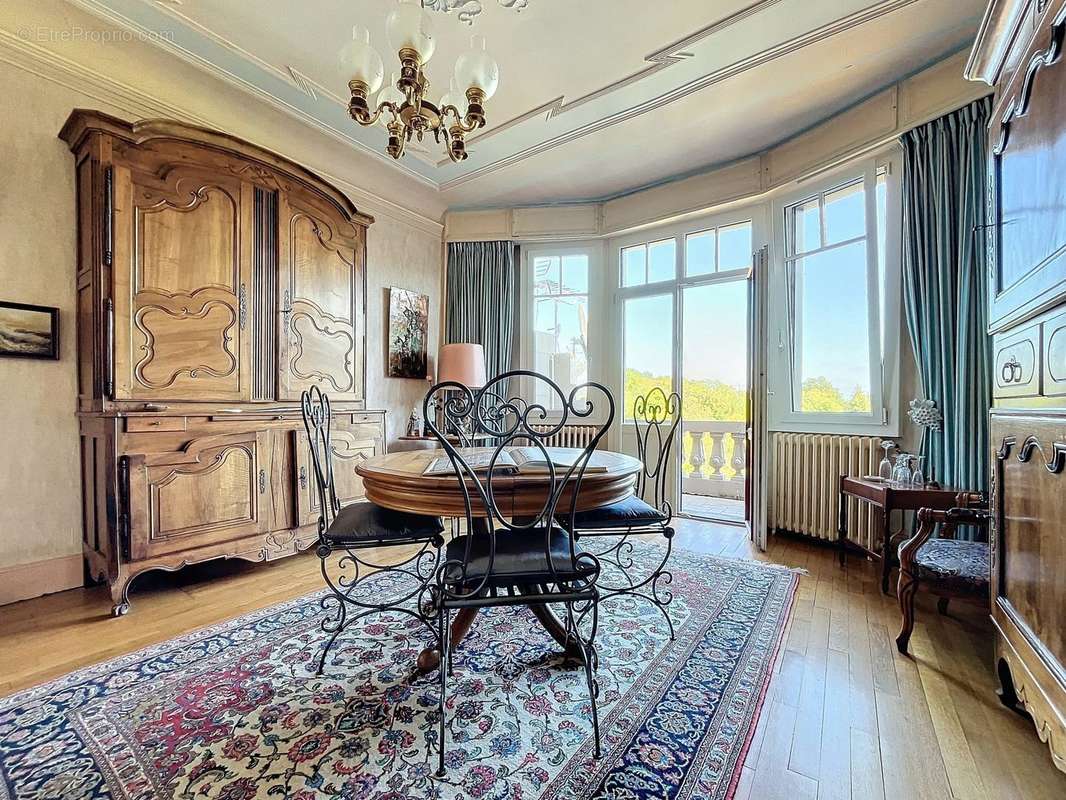 Maison à LAMARCHE-SUR-SAONE