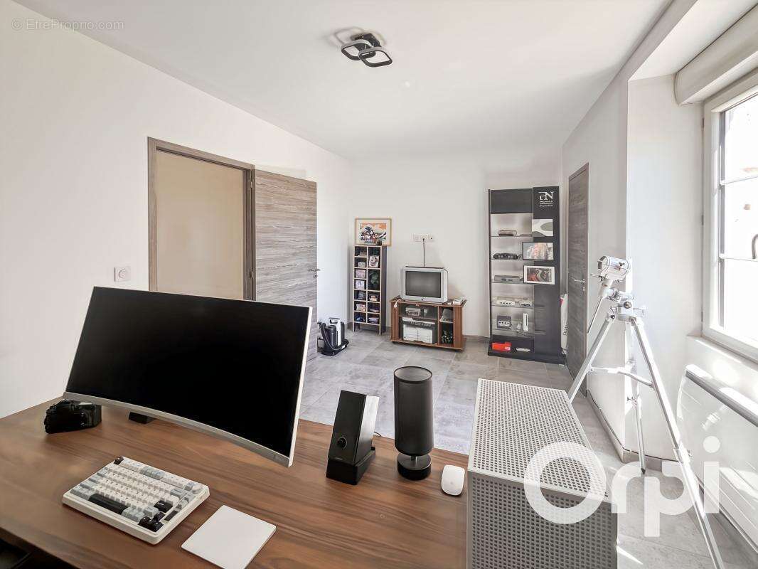 Propriété de caractère en pierre - 2 habitations indépendantes de près de 700 m² au cœur de la nature - photo 9