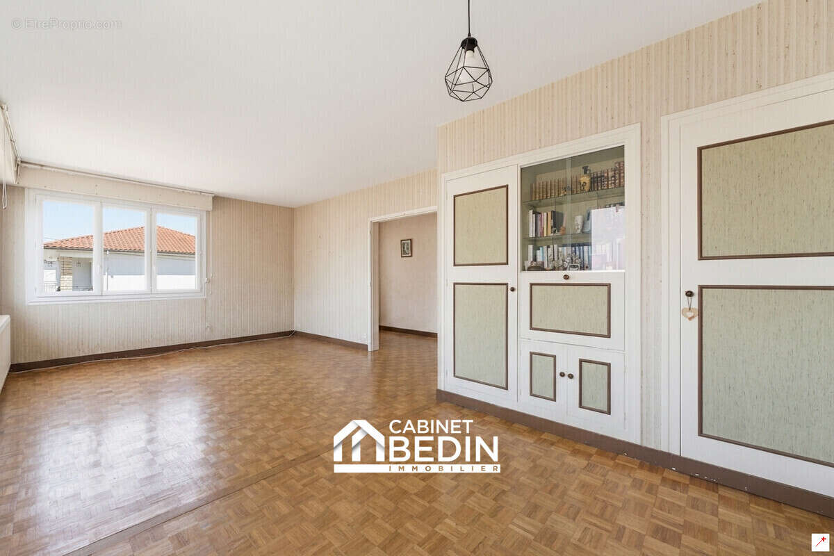 Maison 110 m² à Merignac  - photo 3