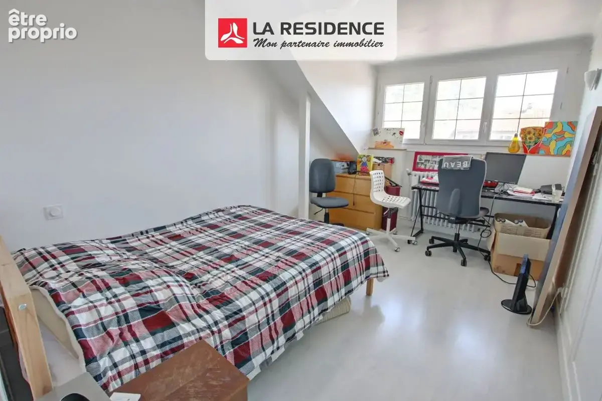Maison 130 m² à Le Mesnil-Saint-Denis  - photo 7