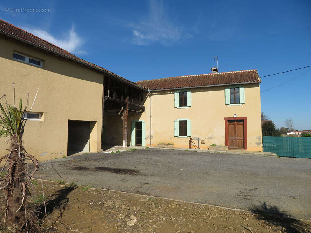 Maison à TRIE-SUR-BAISE