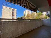 T3 + TERRASSE + LOGGIA + PLACE PARKING + CAVE / 13013 - Appartement à MARSEILLE-13E