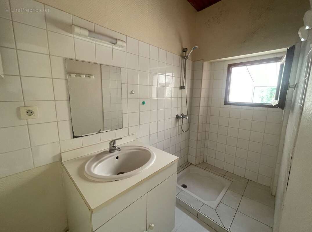 Maison 56 m² à L'isle-Jourdain  - photo 8