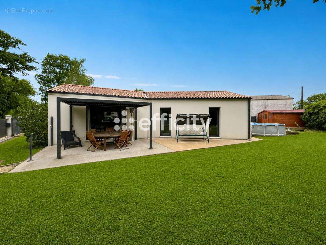 Maison 105 m² à Ecoyeux  - photo 2