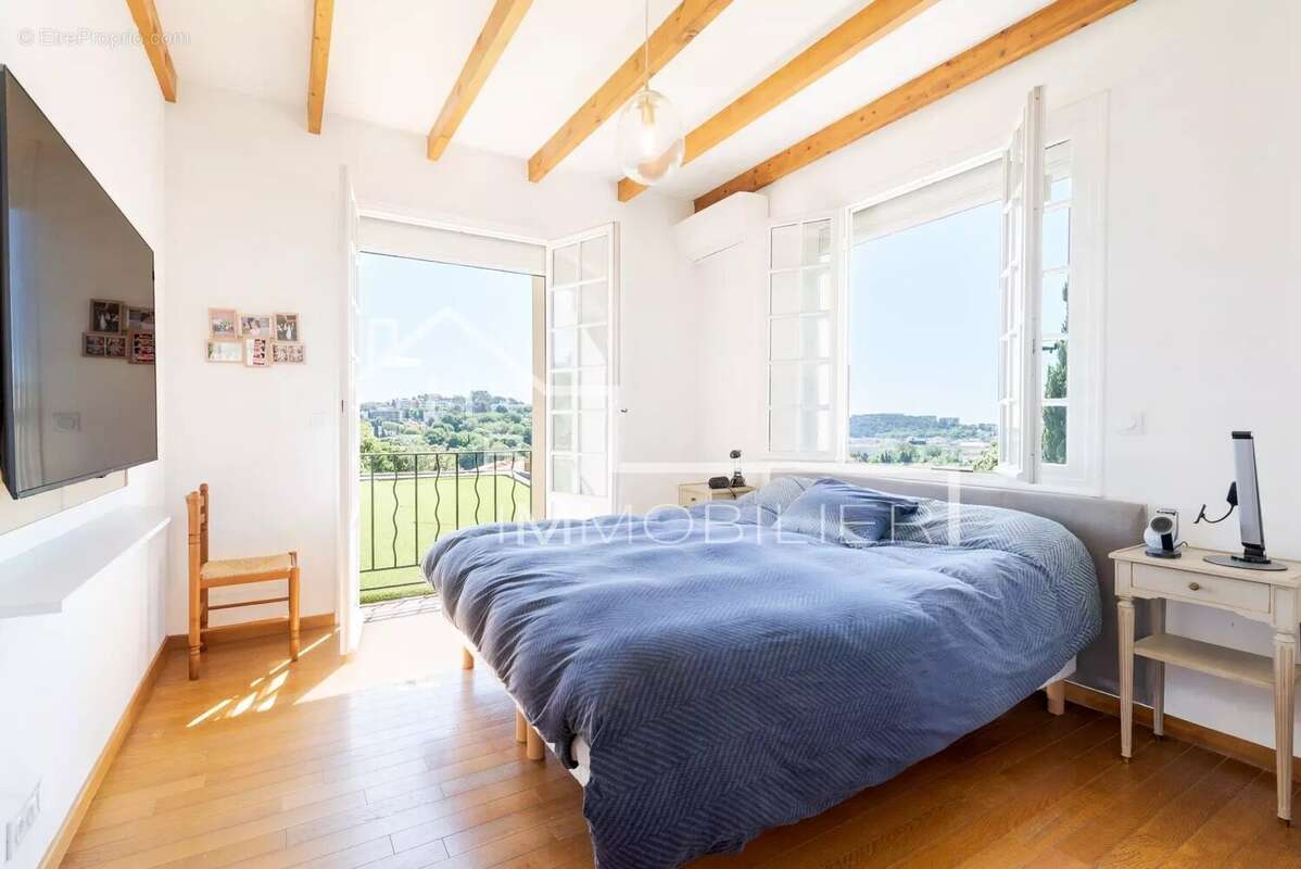 Maison 233 m² à Cagnes-Sur-Mer  - photo 14