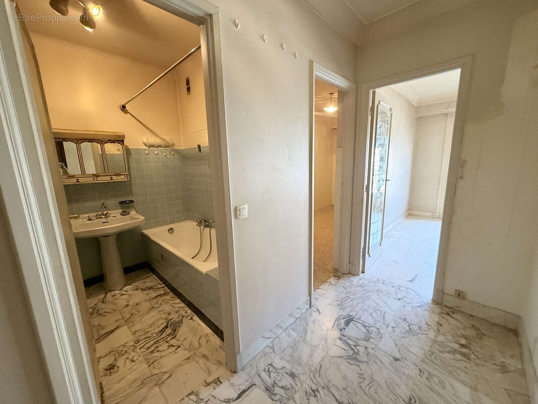 Appartement à ROQUEBRUNE-CAP-MARTIN