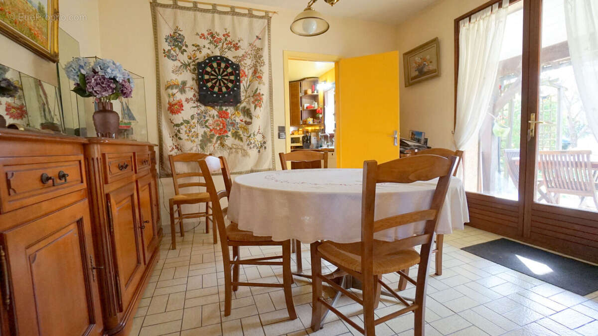 Maison à MEZIERES-SUR-SEINE