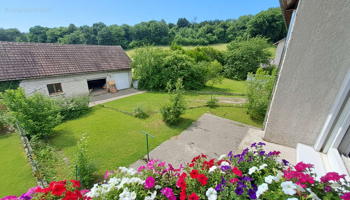 Appartement à DAMPIERRE