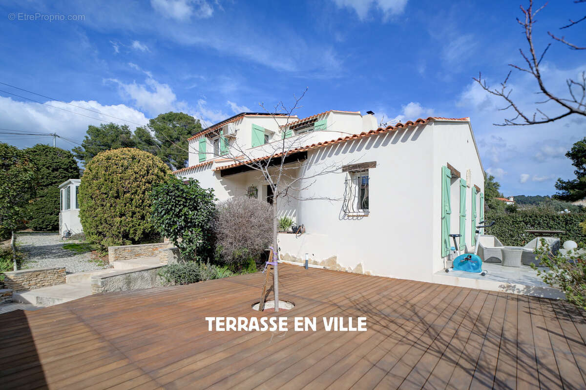 Belle villa renovee 214m2 - quartier fontsainte - t2 independant - piscine - 940 000€ - photo 11