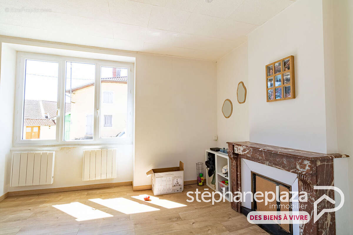Appartement à COLIGNY