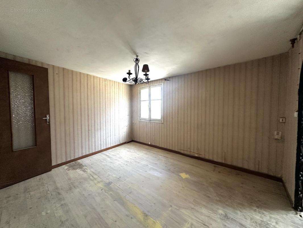 Maison à LABASTIDE-D&#039;ANJOU