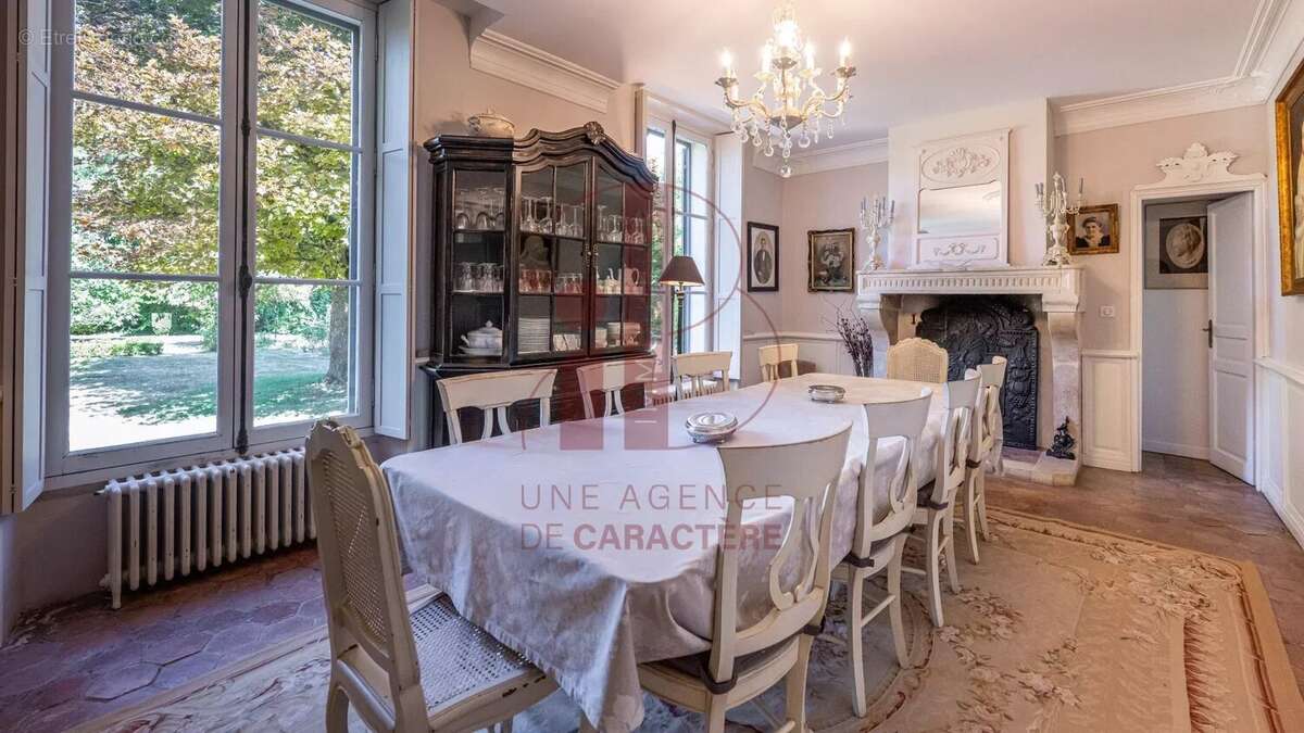 Maison à FONTAINEBLEAU