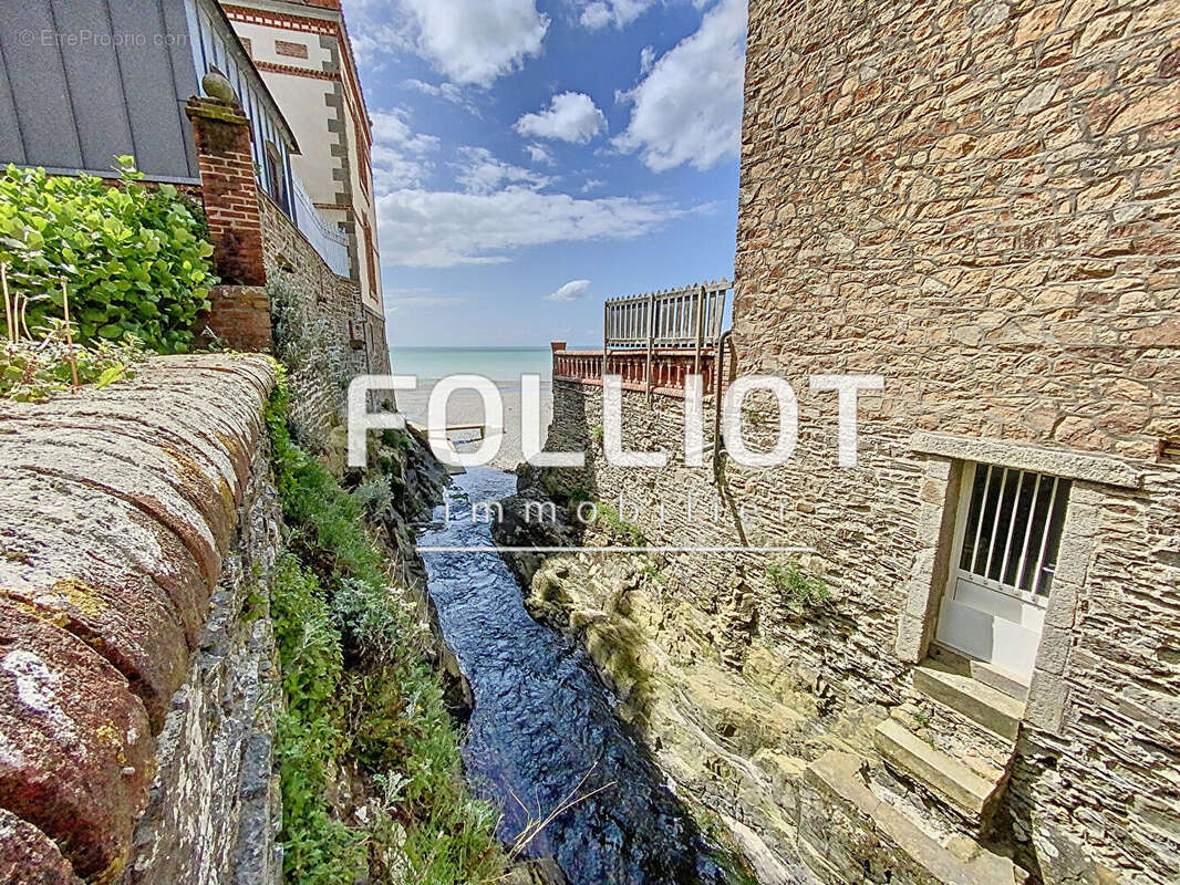 Maison à SAINT-PAIR-SUR-MER