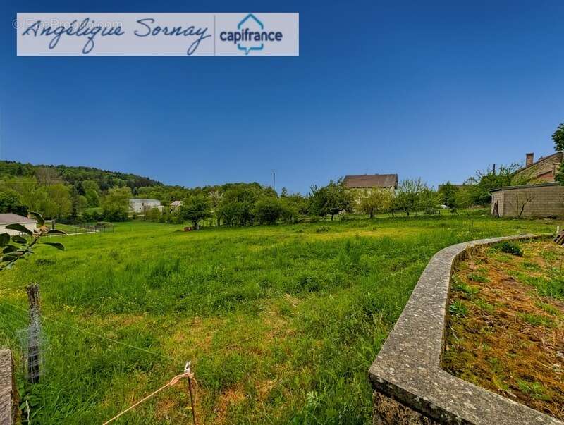 Maison familiale rénovée partiellement avec grange et vastes espaces – Jura BONLIEU - photo 4