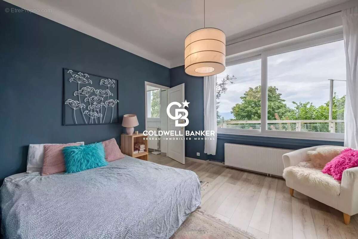 Maison à COLLONGES-SOUS-SALEVE