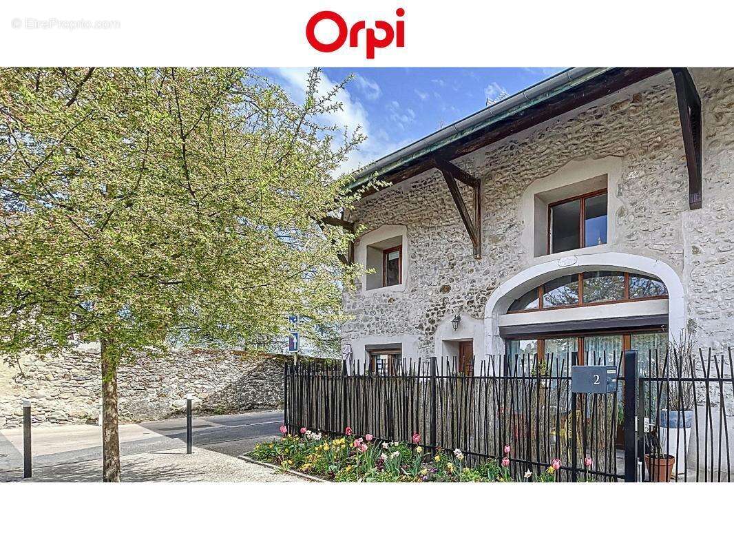 Appartement à VETRAZ-MONTHOUX