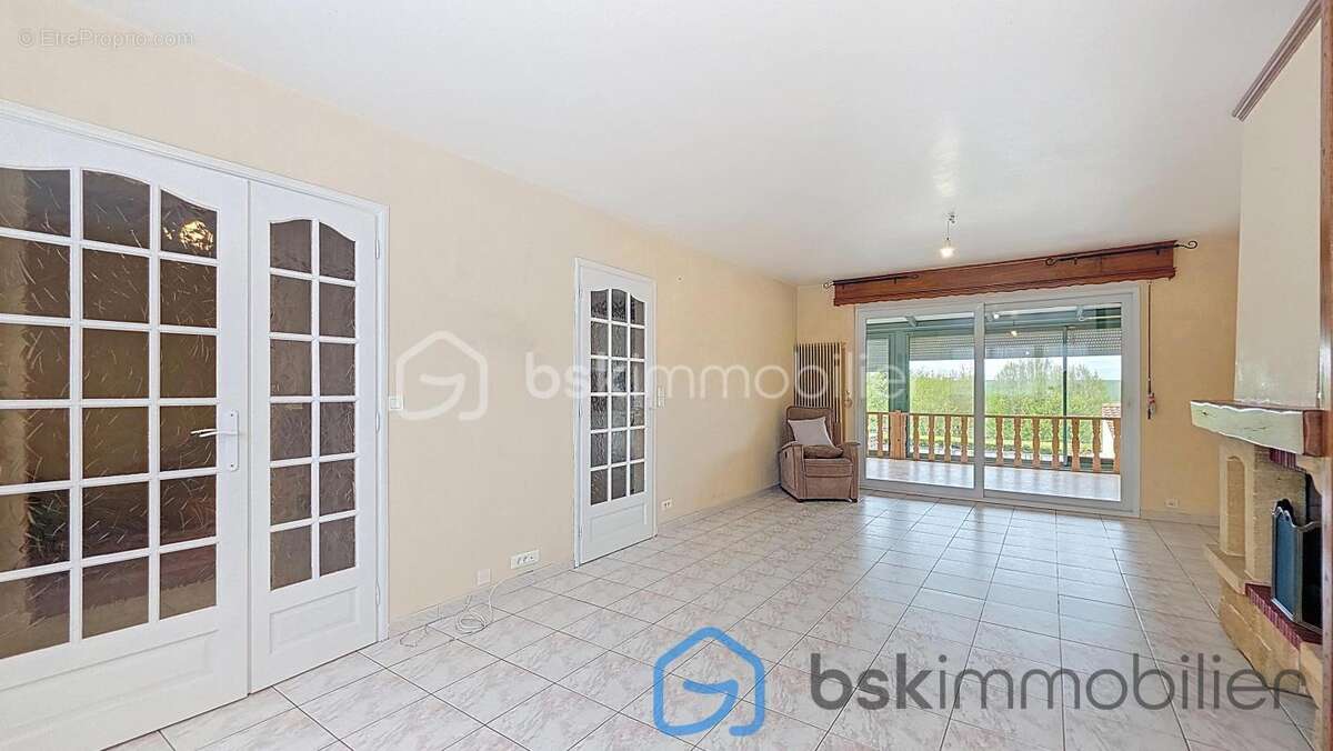 Maison à DOUCHY-LES-MINES