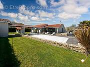 Maison à SAINT-CLAR-DE-RIVIERE