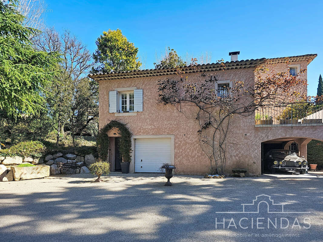 Maison à MEYRARGUES
