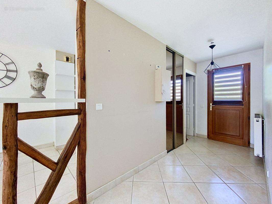 Appartement à VILLIERS-LE-BACLE