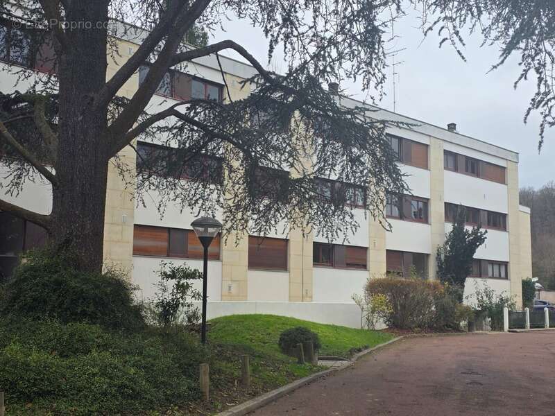 Appartement à VILLE-D&#039;AVRAY