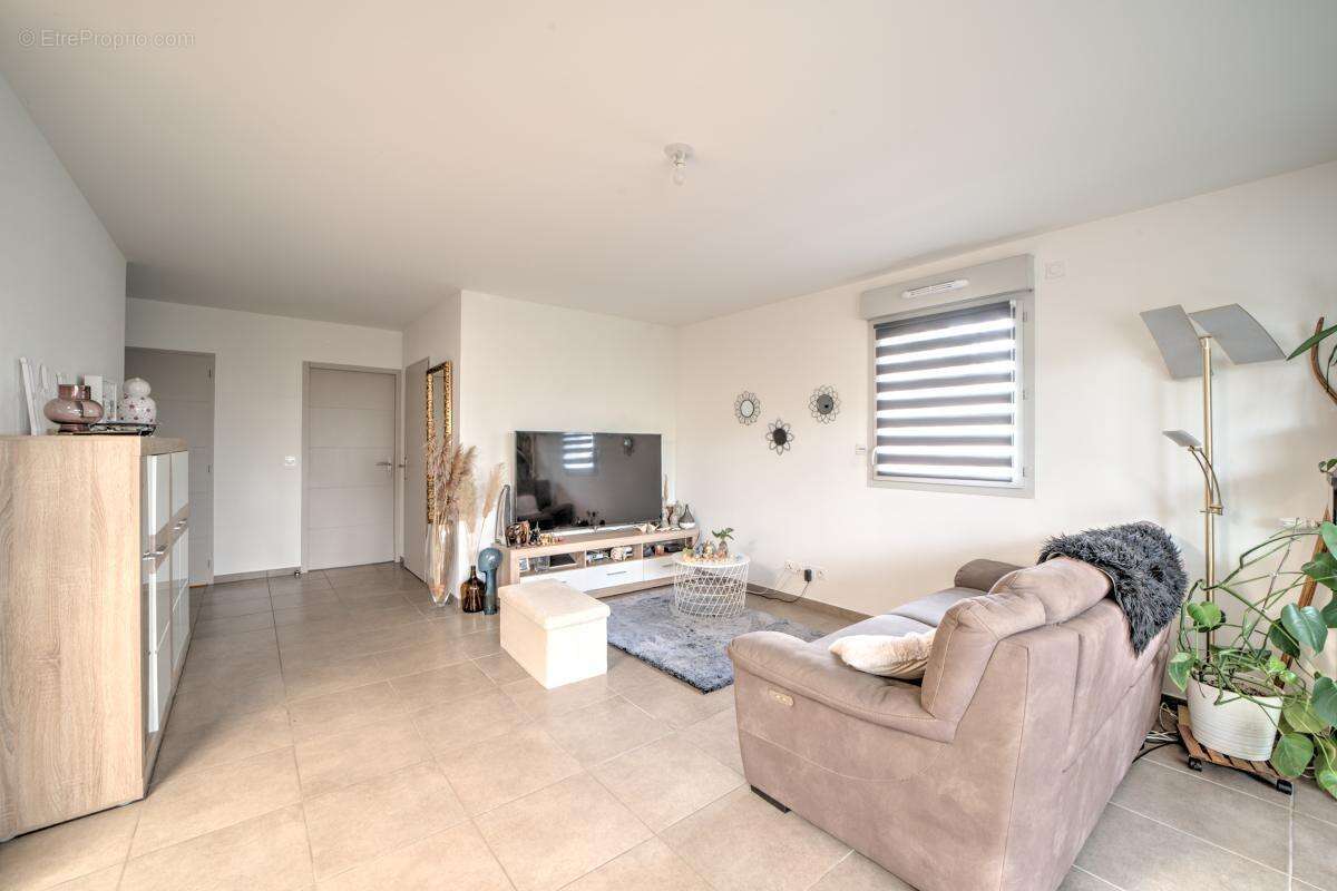 Appartement à SAINT-GENIS-POUILLY