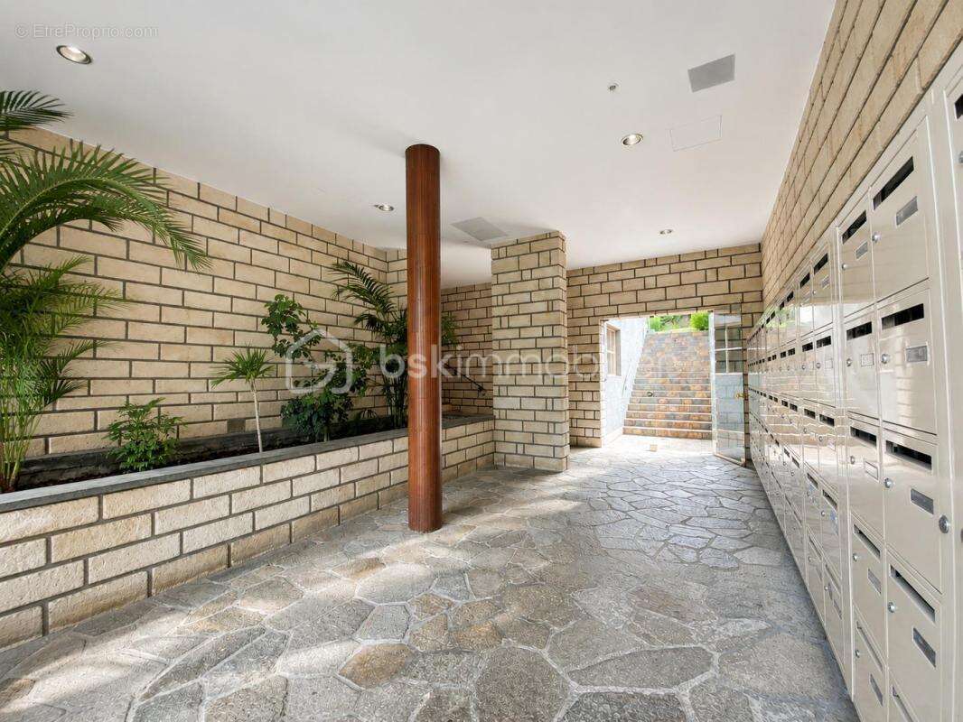Appartement à VILLE-D'AVRAY