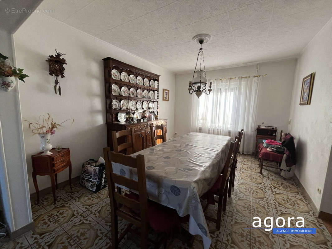 Maison à SAINTE-MARIE-AUX-CHENES